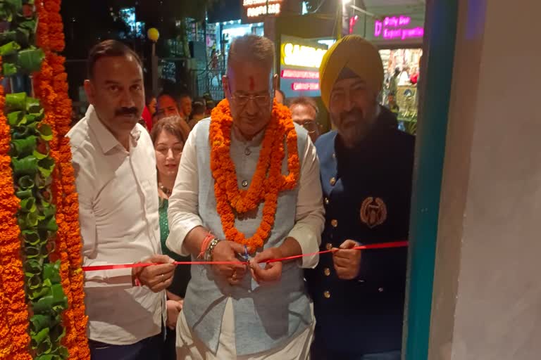 Ganesh Joshi inaugurated restaurant in Mussoorie