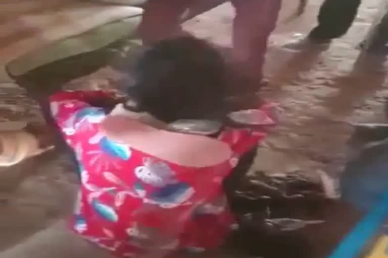 Nagaur Viral Video, father in law hit Shoes on son in law