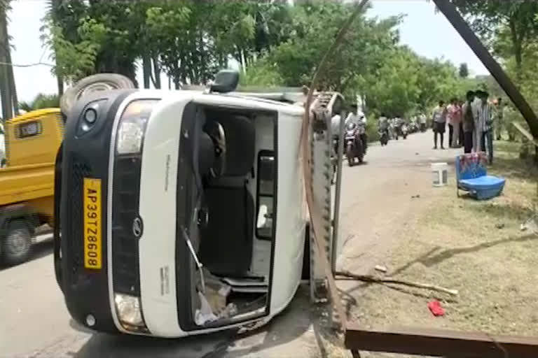 4 Dead in Road accident