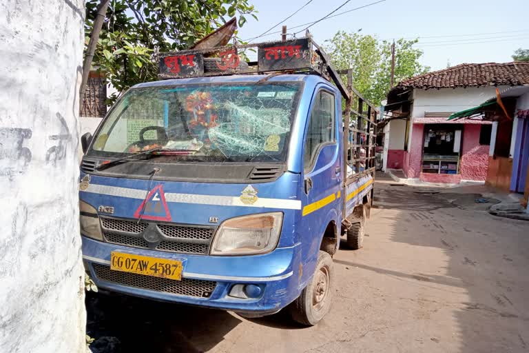 Vehicles vandalized at midnight in Durg