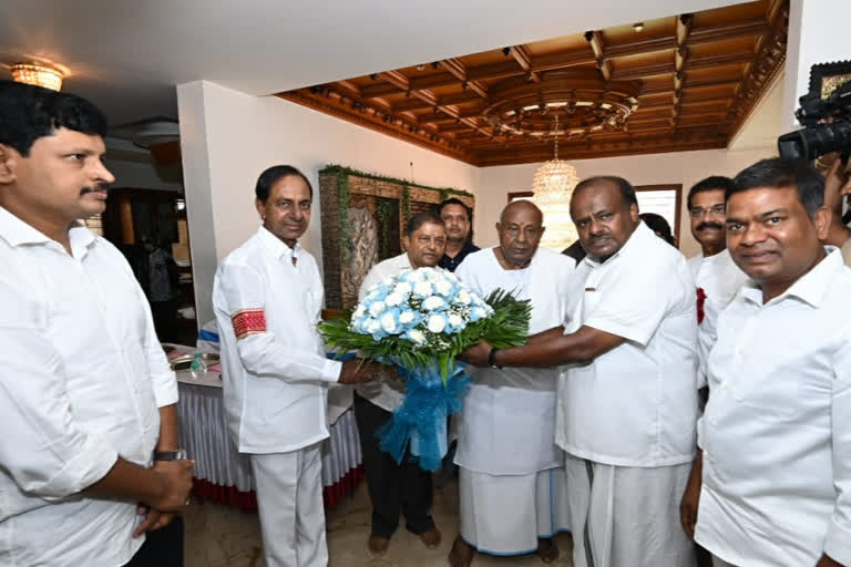 KCR meet Deve Gowda