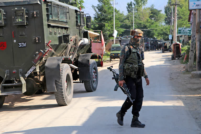 Encounter Starts In Awantipora Area  അവന്തിപൊറയില്‍ വെടിവെപ്പ്  കശ്മീരില്‍ വെടിവെപ്പ്