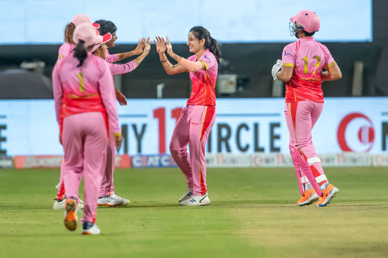 IPL  Womens T20 Challenge  Womens T20 Challenge fastest fifty  kiran navgire  shafali verma  Womens T20 Challenge final  വനിത ടി20 ചലഞ്ച്  ട്രെയില്‍ബ്ലെസേഴ്‌സ്  വെലോസിറ്റി  കിരണ്‍ നവ്‌ഗിരെ