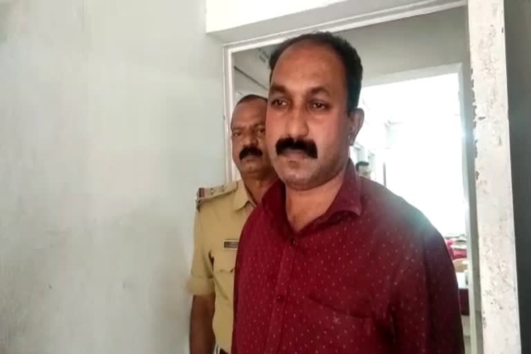 money fraud case thiruvananthapuram  thiruvananthapuram crime news  Thiruvananthapuram latest news  തിരുവനന്തപുരം പണം തട്ടിപ്പ് കേസ്‌  സര്‍ക്കാര്‍ ഉദ്യോഗസ്ഥന്‍ ചമഞ്ഞ് തട്ടിപ്പ്