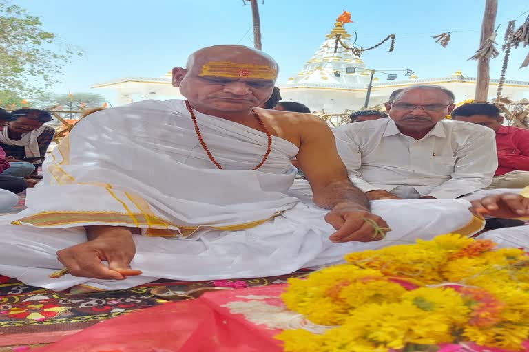 zafar sheikh embraces hindu dharma