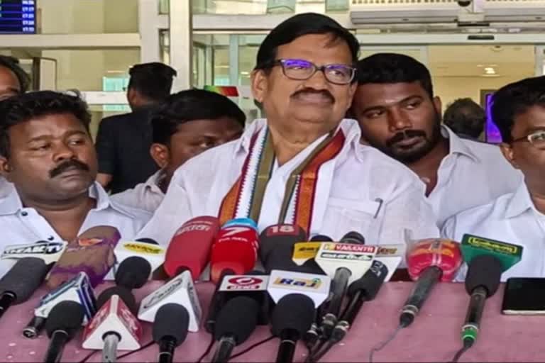 தமிழ்நாடு காங்கிரஸ் கட்சியின் தலைவர் கே எஸ் அழகிரி சென்னை விமான நிலையத்தில் பேட்டி