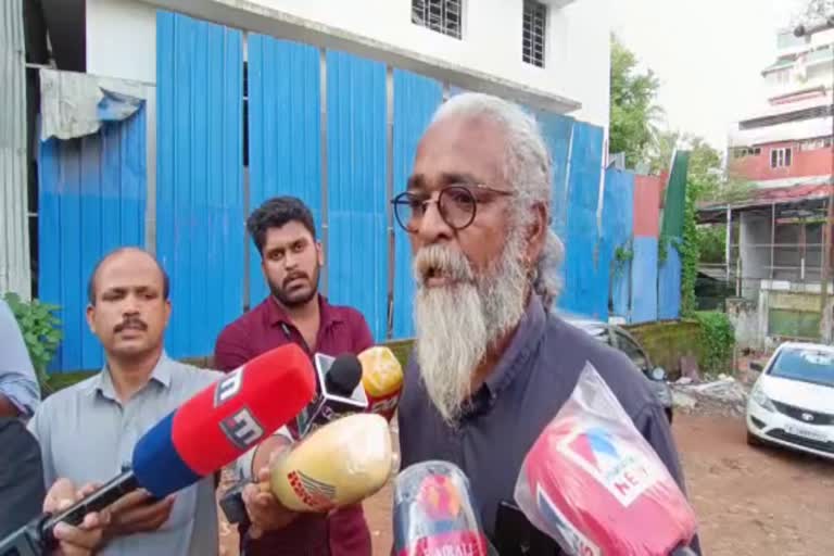 Director Priyanandanan against State Film Awards announcement  Director Priyanandanan against State Film Awards Jury  സംസ്ഥാന ചലച്ചിത്ര അവാർഡ് പ്രഖ്യാപനത്തില്‍ പ്രിയനന്ദനൻ  സംസ്ഥാന ചലച്ചിത്ര അവാർഡ് ജൂറിക്കെതിരെ പ്രിയനന്ദനൻ  പ്രതിഷേധവുമായി സംവിധായകൻ പ്രിയനന്ദനൻ  ധബാരി ക്യുരുവി ജൂറിക്ക് മുന്നിൽ പ്രദര്‍ശിപ്പിച്ചില്ലെന്ന് പ്രിയനന്ദനന്‍  Dhabari Kuruvi was not exhibited before the jury says Priyanandanan