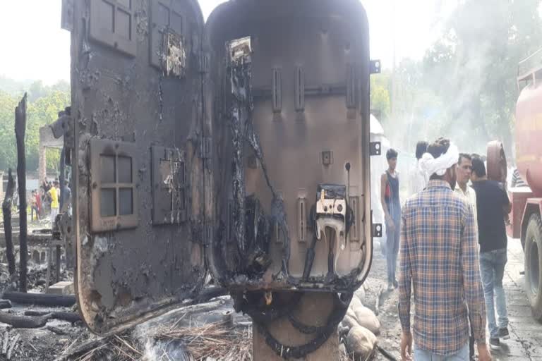 fire in cattle enclosure in Yamunanagar