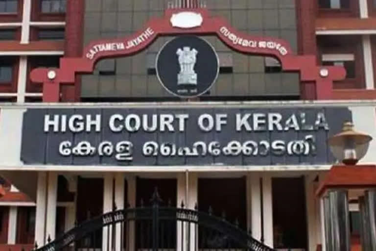 In the wake of recent provocative sloganeering, Kerala Popular Front (PFI) leader Yahiya Tangal on Saturday made a controversial remark against the High Court judges saying their "innerwear is saffron"