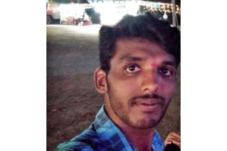 young man miss who went to a party with friends in Karwar, young man missing in Uttara Kannada, Uttara Kannada crime news, ಕಾರವಾರದಲ್ಲಿ ಸ್ನೇಹಿತರೊಂದಿಗೆ ಪಾರ್ಟಿಗೆ ಹೋಗಿದ್ದ ಯುವಕ ನಾಪತ್ತೆ, ಉತ್ತರ ಕನ್ನಡದಲ್ಲಿ ಯುವಕ ನಾಪತ್ತೆ, ಉತ್ತರ ಕನ್ನಡ ಅಪರಾಧ ಸುದ್ದಿ,