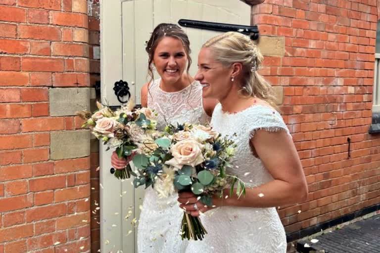 England Women Cricketers Get Married, Katherine Brunt And Nat Sciver Get Married, England Women Cricketers news, ವಿವಾಹವಾದ ಇಂಗ್ಲೆಂಡ್ ಮಹಿಳಾ ಕ್ರಿಕೆಟಿಗರು, ಕ್ಯಾಥರೀನ್ ಬ್ರಂಟ್ ಮತ್ತು ನ್ಯಾಟ್ ಸ್ಕಿವರ್ ವಿವಾಹ, ಇಂಗ್ಲೆಂಡ್ ಮಹಿಳಾ ಕ್ರಿಕೆಟಿಗರ ಸುದ್ದಿ,