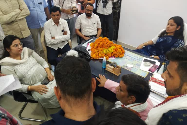 Commissioner Abhilasha Singh clashes with city council chairman