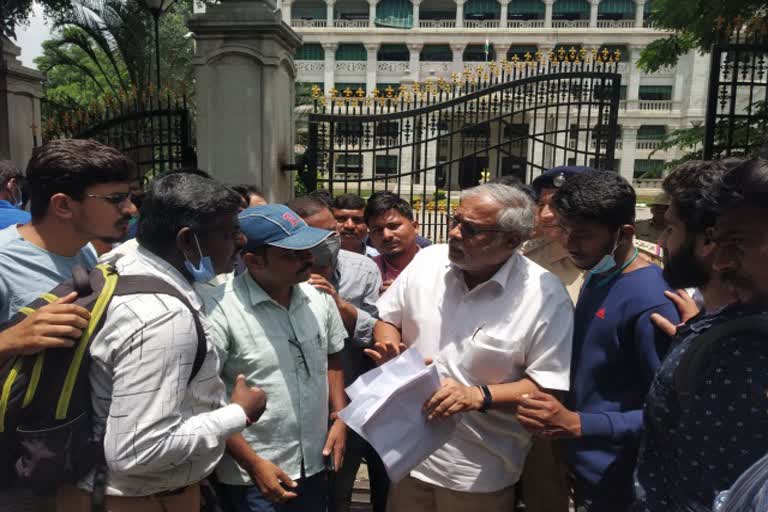 Former minister Suresh Kumar protests in Bengaluru