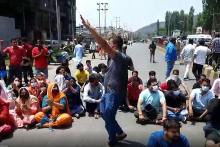 Kashmiri Pandits Protest Against Killing Women Teacher