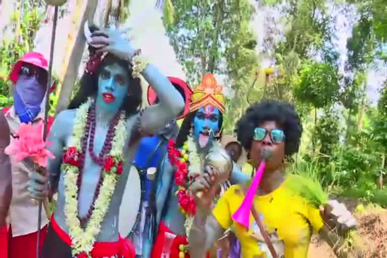 Kodavara adivasi Kunde fest celebration in Kodagu, Kodavara adivasi Kunde fest news, Kunde fest celebration in Kodagu, ಕೊಡಗಿನಲ್ಲಿ ಕೊಡವರ ಆದಿವಾಸಿ ಕುಂಡೆ ಹಬ್ಬ ಆಚರಣೆ, ಕೊಡವರ ಆದಿವಾಸಿ ಕುಂಡೆ ಹಬ್ಬ ಸುದ್ದಿ, ಕೊಡಗಿನಲ್ಲಿ ಕುಂಡೆ ಹಬ್ಬ ಸಂಭ್ರಮ,