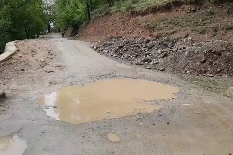 Kokernag Residents Demand Road Macadamization