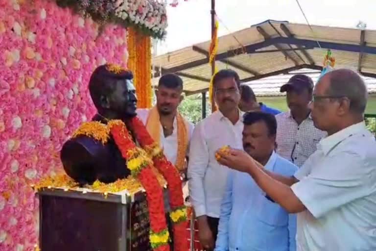 people-build-puneeth-rajkumar-statue-in-shivamogga