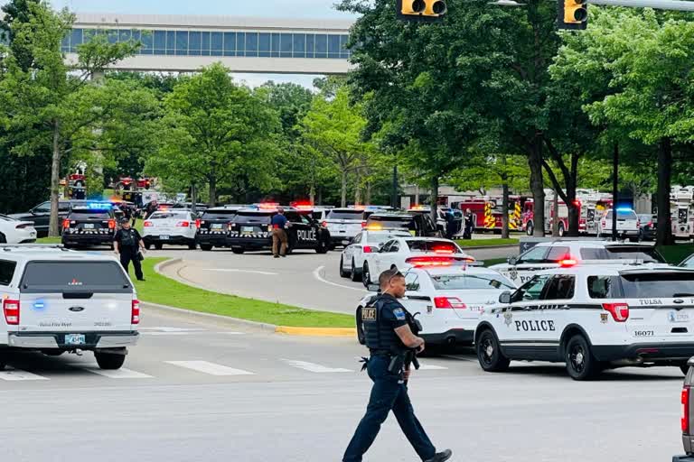 shooting at tulsa medical building at oklahoma in US  US shooting tulsa oklahoma five death  five death includes gunman in a shooting at Natalie Medical Building  Natalie Medical Building next to Saint Francis Hospital shooting  യുഎസിലെ മെഡിക്കൽ കെട്ടിടത്തിൽ വെടിവയ്‌പ്പ്  യുഎസ് വെടിവയ്‌പ്പ് വെടിയുതിർത്തയാളുൾപ്പെടെ 5 മരണം  യുഎസ് തുൾസ ഒക്‌ലഹോമ വെടിവയ്പ്  തുൾസ നതാലി മെഡിക്കൽ കെട്ടിടം ഷൂട്ടിംഗ്  സെന്‍റ് ഫ്രാൻസിസ് ആശുപത്രി ആക്രമണം  അമേരിക്കയില്‍ വീണ്ടും വെടിവയ്‌പ്പ്  അമേരിക്കയില്‍ അക്രമിയടക്കം 5 പേര്‍ കൊല്ലപ്പെട്ടു