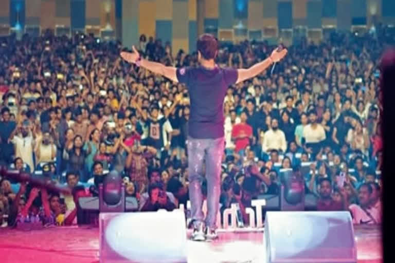 KK's last rites in Versova cemetary: மதியம் 1 மணிக்கு பாடகர் கேகே உடல் தகனம்!