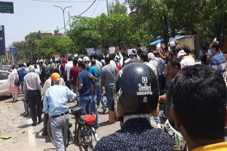 جموں و کشمیر میں ٹارگیٹ کِلِنگ کے خلاف احتجاج