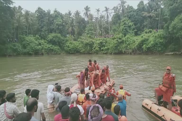 boy drowned to death in kozhikode ummathur river dead body found  boy drowned to death  dead body found in kozhikode ummathur river  നാദാപുരം ഉമ്മത്തൂർ പുഴയിൽ ഒഴുക്കിൽപെട്ട് കാണാതായ രണ്ടാമത്തെ കുട്ടിയുടെ മൃതദേഹം കണ്ടെത്തി  ഉമ്മത്തൂർ പുഴയിൽ കാണാതായ വിദ്യാർഥിയുടെ മൃതദേഹം കണ്ടെത്തി  ഒഴുക്കിൽപെട്ട് കാണാതായ രണ്ടാമത്തെ കുട്ടിയുടെ മൃതദേഹം കണ്ടെത്തി  പതിമൂന്ന്കാരന്‍റെ മൃതദേഹം കണ്ടെത്തി  ഉമ്മത്തൂർ പുഴയിൽ ഒഴുക്കിൽപെട്ട് കാണാതായ കുട്ടിയുടെ മൃതദേഹം കണ്ടെത്തി