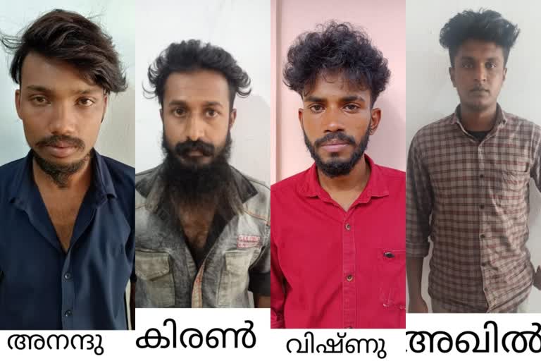 പ്രായപൂര്‍ത്തിയാകാത്ത കുട്ടിയെ പീഡിപ്പിച്ച് ഗര്‍ഭിണിയാക്കിയ കേസില്‍ 4 യുവാക്കള്‍ അറസ്റ്റില്‍  മൊബൈലിലൂടെ ബന്ധം സ്ഥാപിച്ച് പെണ്‍കുട്ടിയെ പീഡിപ്പിച്ചു  പ്രായപൂര്‍ത്തിയാകാത്ത കുട്ടിയെ പീഡിപ്പിച്ച് ഗര്‍ഭിണിയാക്കി  ഇടുക്കി ഉപ്പുതറയില്‍ നാല് യുവാക്കള്‍ അറസ്റ്റില്‍  പീഡനം മൊബൈലിലൂടെ ബന്ധം സ്ഥാപിച്ച്  Four youths arrested for raping a minor and making her pregnant  Four youths arrested