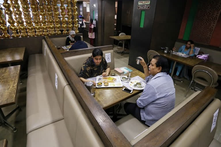 Centre to regulate service charge levied by restaurants soon