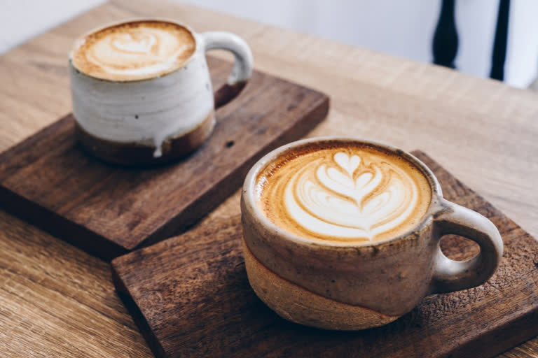 कॉफीच्या सेवनाने मूत्रपिंडाच्या तीव्र दुखापतीचा धोका कमी होऊ शकतो