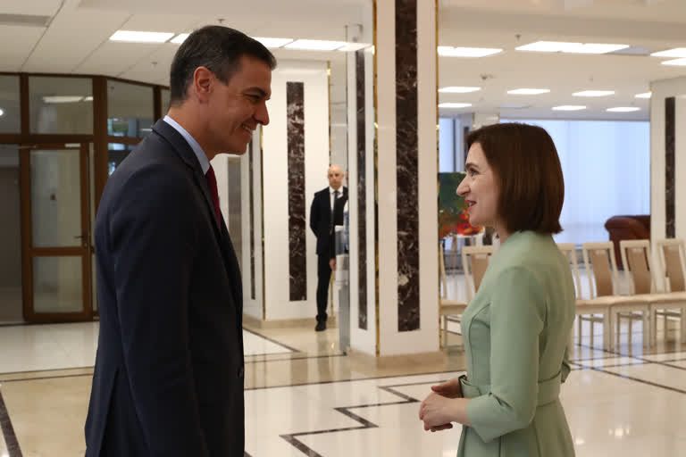 Spanish PM visits Moldova offers support in face of Russian threat