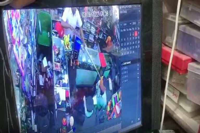 criminals attacked at Shop