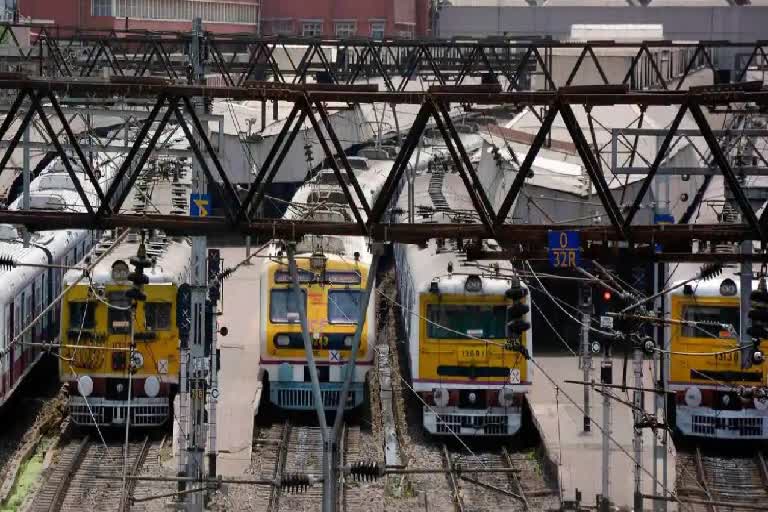 Trains are Cancelled on Saturday and Sunday in Howrah Section due to Traffic Block