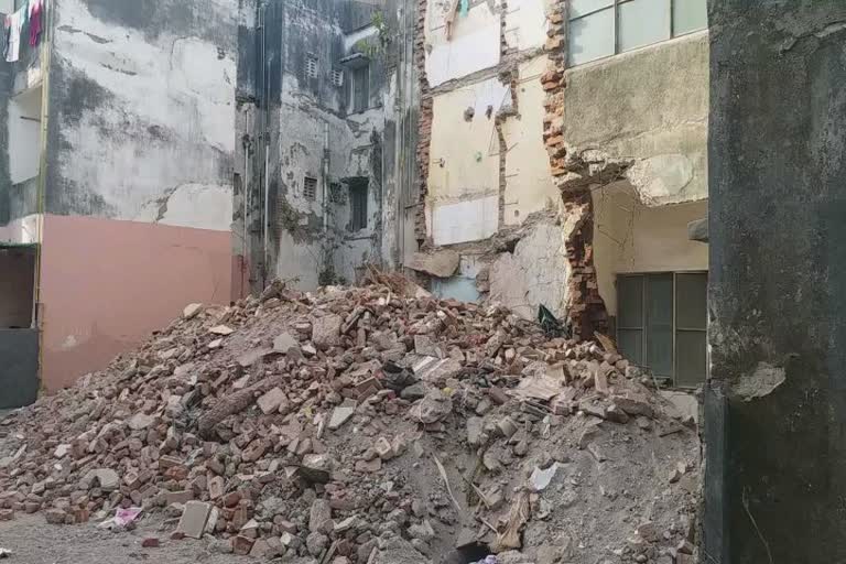 Dilapidated Buildings in Bhavnagar : ભાવનગરમાં જર્જરિત ઇમારતોને લઈને મેયરની નોટીસ, પાલન નહીં કરો તો પગલાં