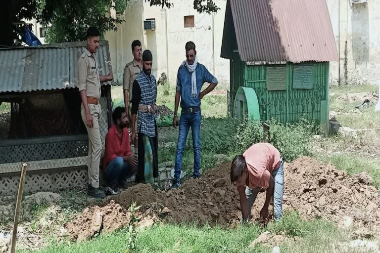 UP Police reached Kaliyar cemetery with the killer