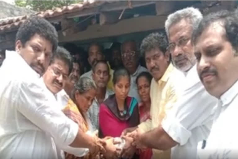 TDP give 5 lakhs to driver subrahmanyam family