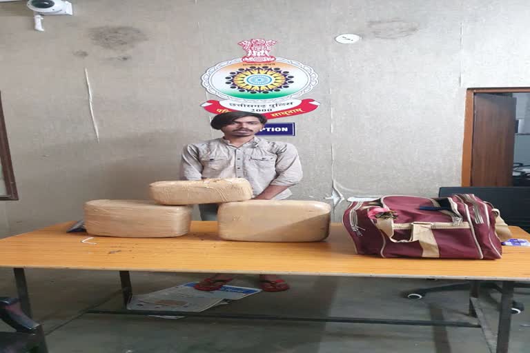 inter state ganja smuggler arrested in Raipur