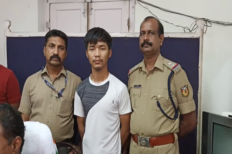 social media fraud mizoram native arrest  social media fraud kollam native lost money  സാമൂഹ്യ മാധ്യമം വഴി തട്ടിപ്പ്  വ്യാജ ഫേസ്‌ബുക്ക് അക്കൗണ്ടിലൂടെ തട്ടിപ്പ്