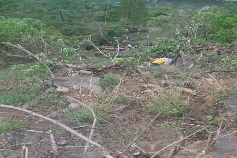 Bus full of passengers from Madhya Pradesh fell into a ditch in Uttarakhand