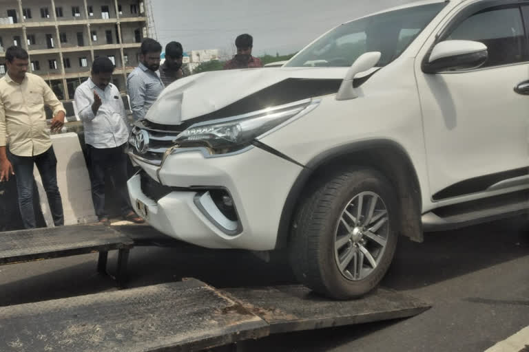 Minister Jogi Ramesh vehicle was missed from accident