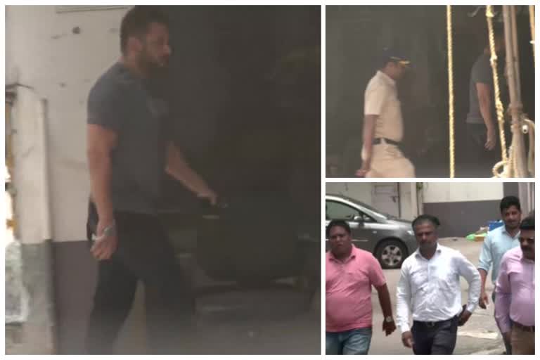 Mumbai Police team arrives at Salman Khan house