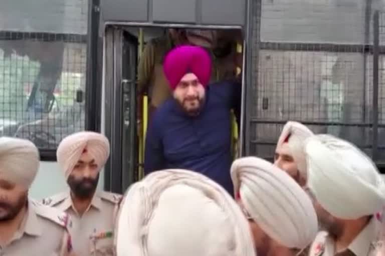 Navjot Singh Sidhu admitted in PGI