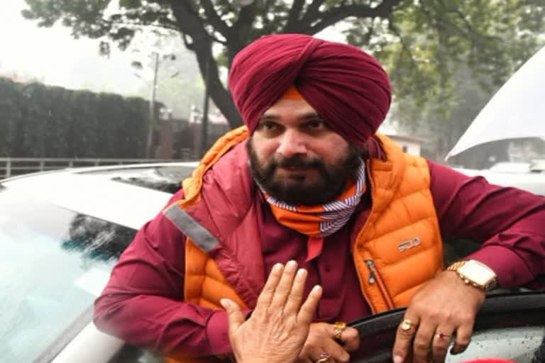 Navjot Singh Sidhu at Patiala Rajindra Hospital