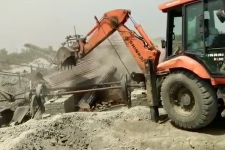 illegal crusher unit in Koderma