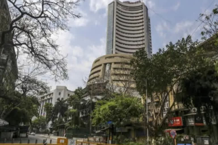 Markets fall for 3rd day; Sensex tumbles 568 points