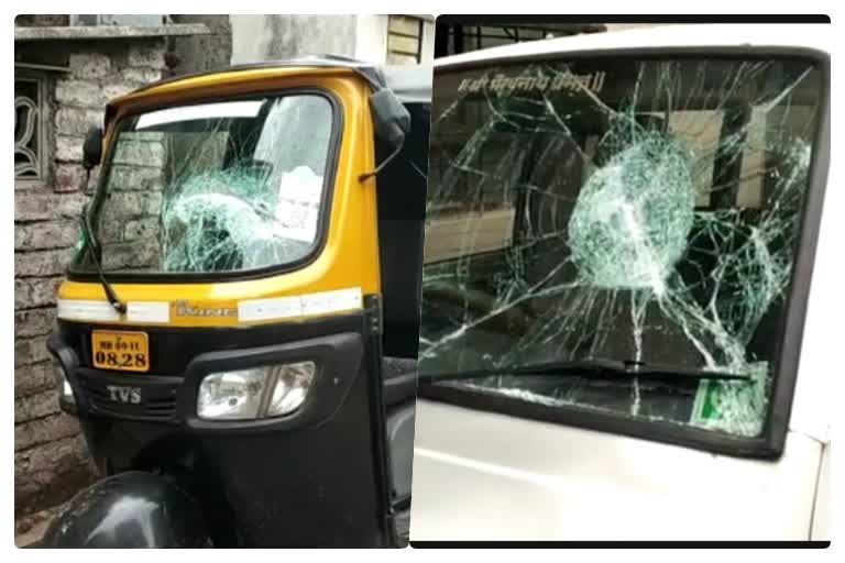 attack on vehicles in kolhapur