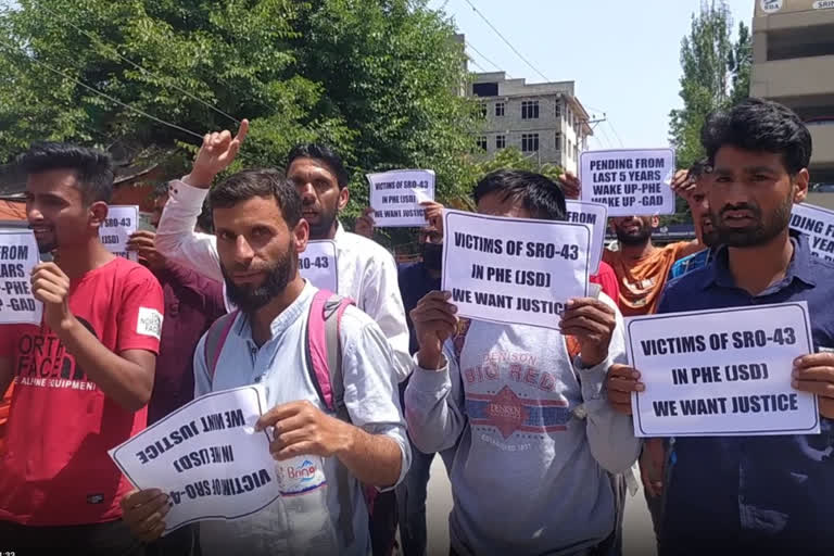 Protest of SRO candidates in Srinagar