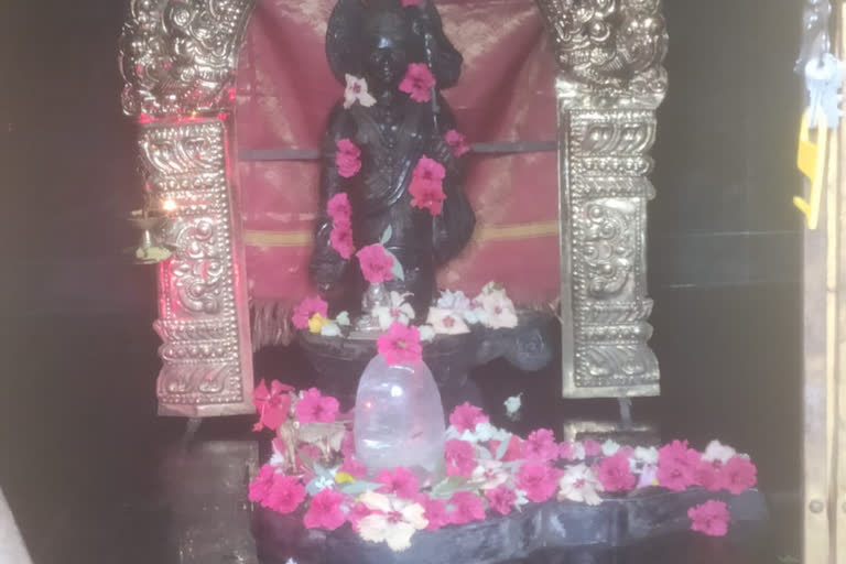 Rare Sphatika Shivling burgled from temple in karnataka