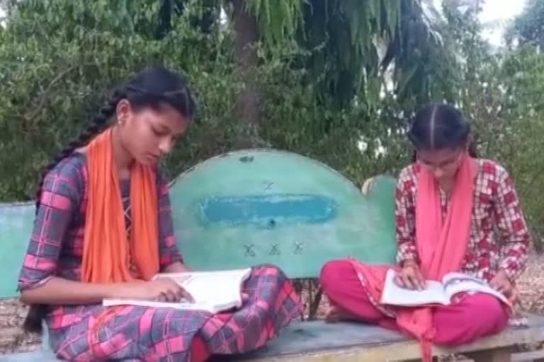 Twins Obtained  same marks in 1oth exam in andhra pradesh