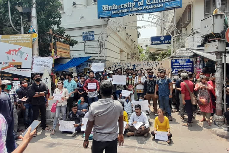 students of Calcutta University stages protests in demand of delaying exam