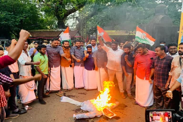 Congress observes protest day  മുഖ്യമന്ത്രി രാജിവയ്‌ക്കണം  കോൺഗ്രസ് ഇന്ന് കരിദിനം ആചരിക്കും  Congress protest for CM resignation