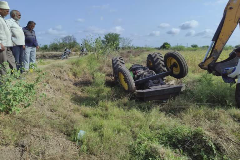 Two accidents in Upleta: ઉપલેટામાં બે અકસ્માતમાં બે વ્યક્તિઓના ઘટના સ્થળે મોત